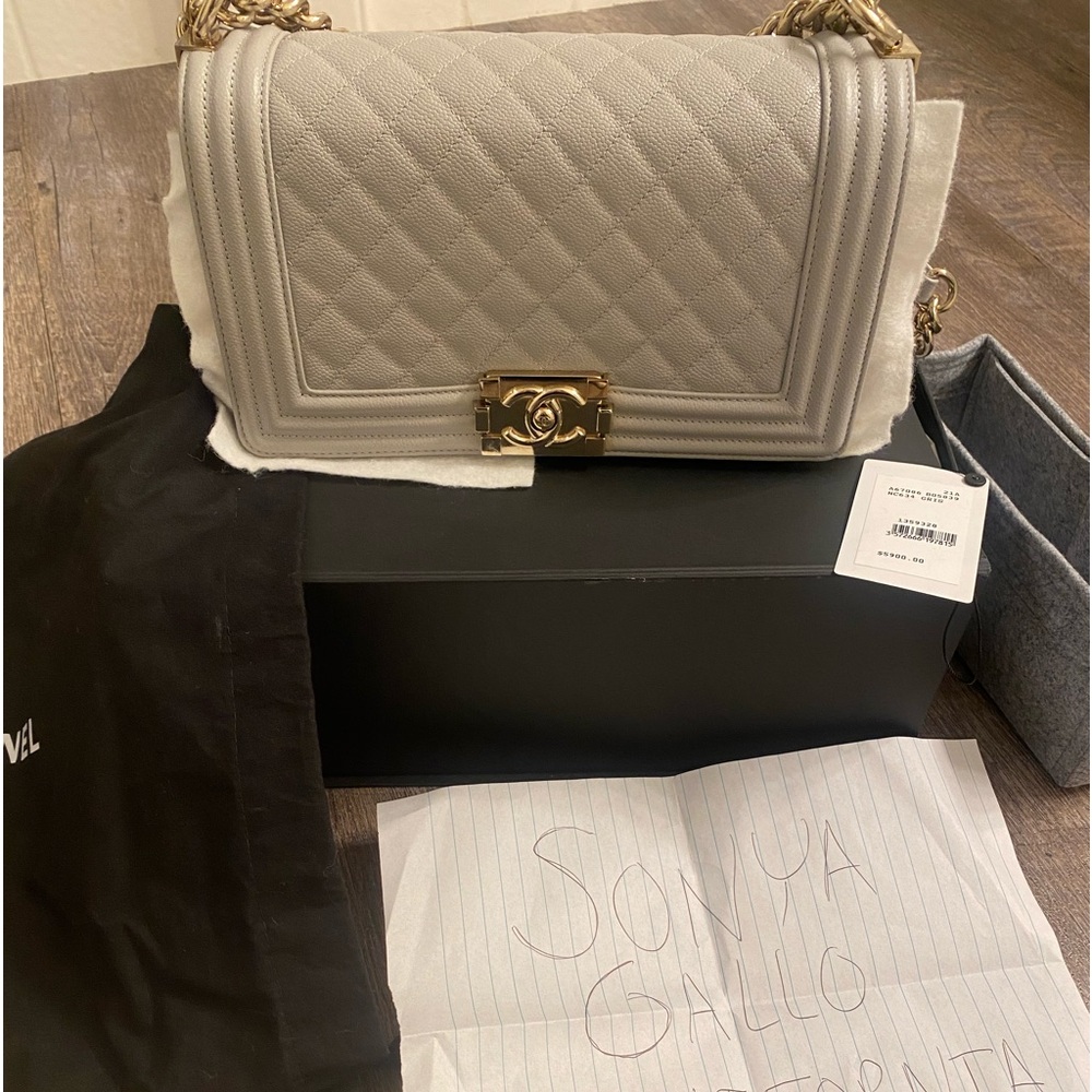 COPY - Chanel 21A old medium boy bag in light gray with light gold hardware